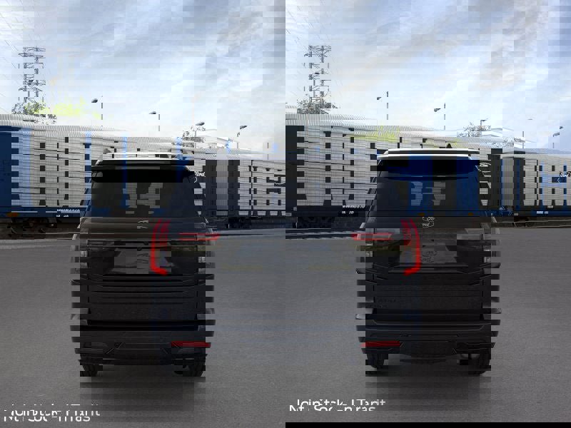 New 2025 Ford Expedition Platinum image 5