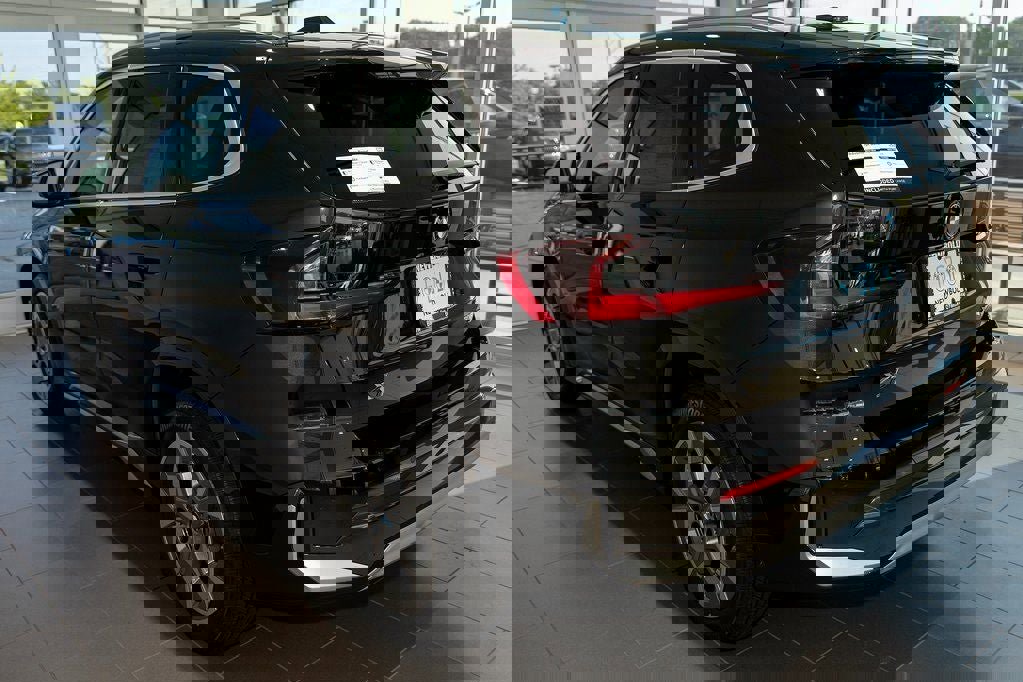 Used 2025 BMW X1 xDrive28i w/ Technology Package image 4