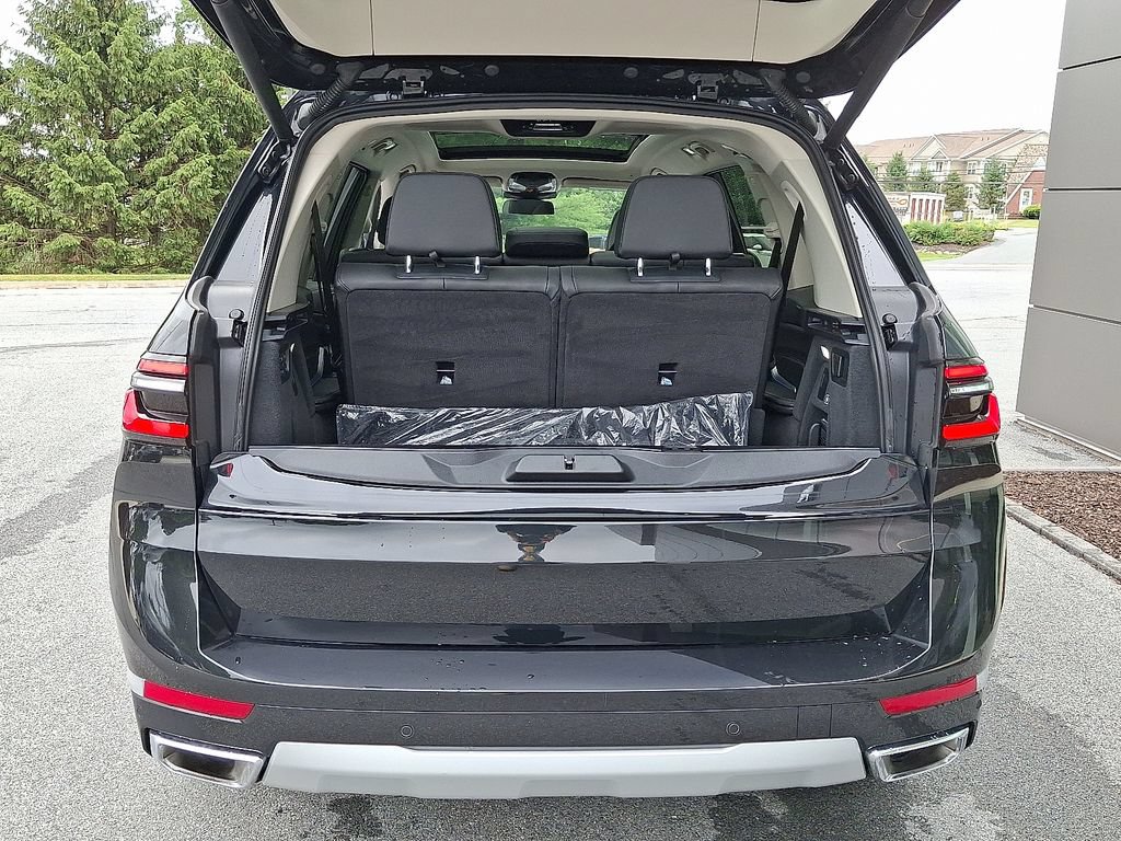 Used 2024 BMW X7 xDrive40i w/ Premium Package AWD/4WD image 25
