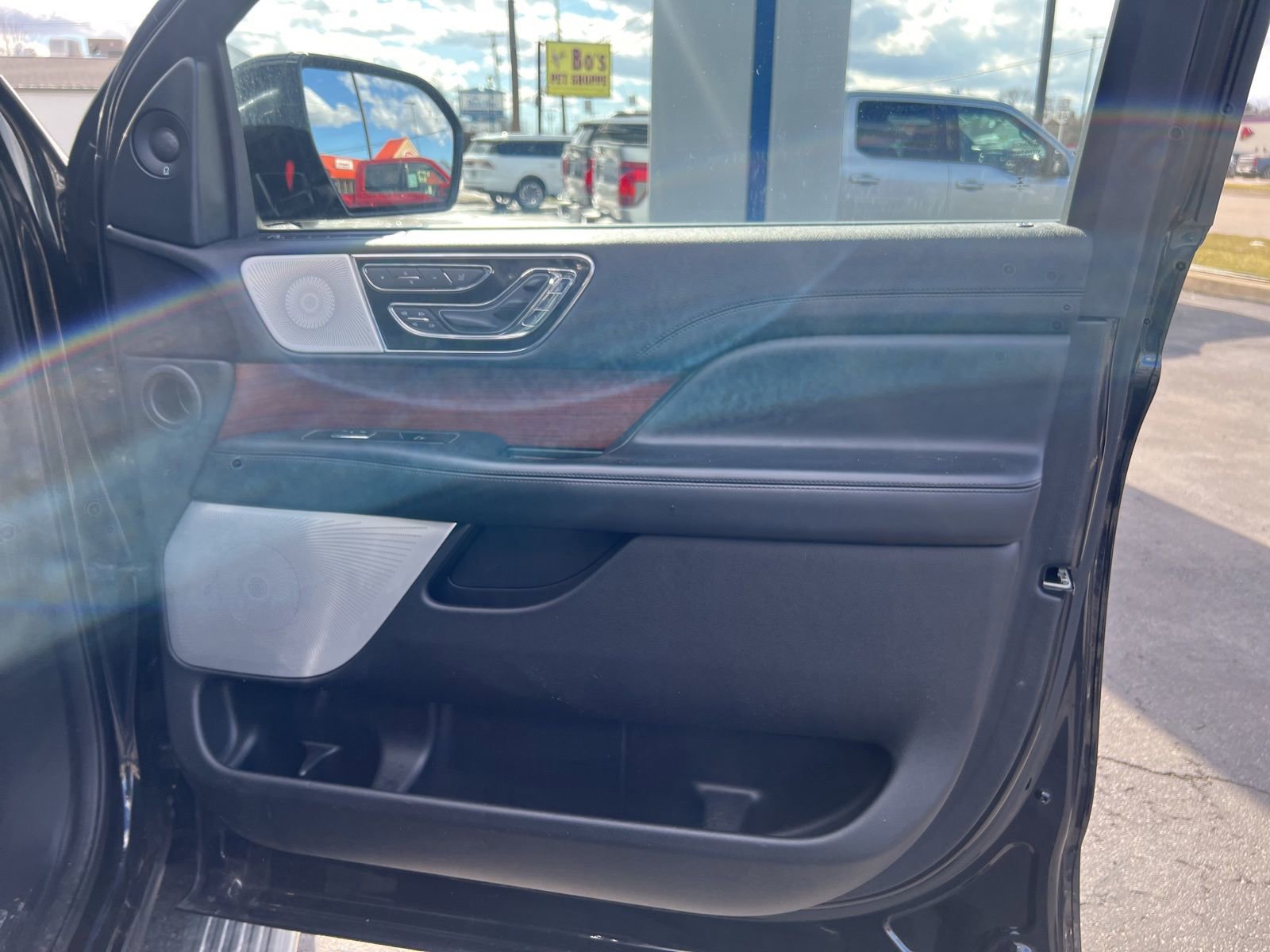 Used 2021 Lincoln Navigator Reserve image 34