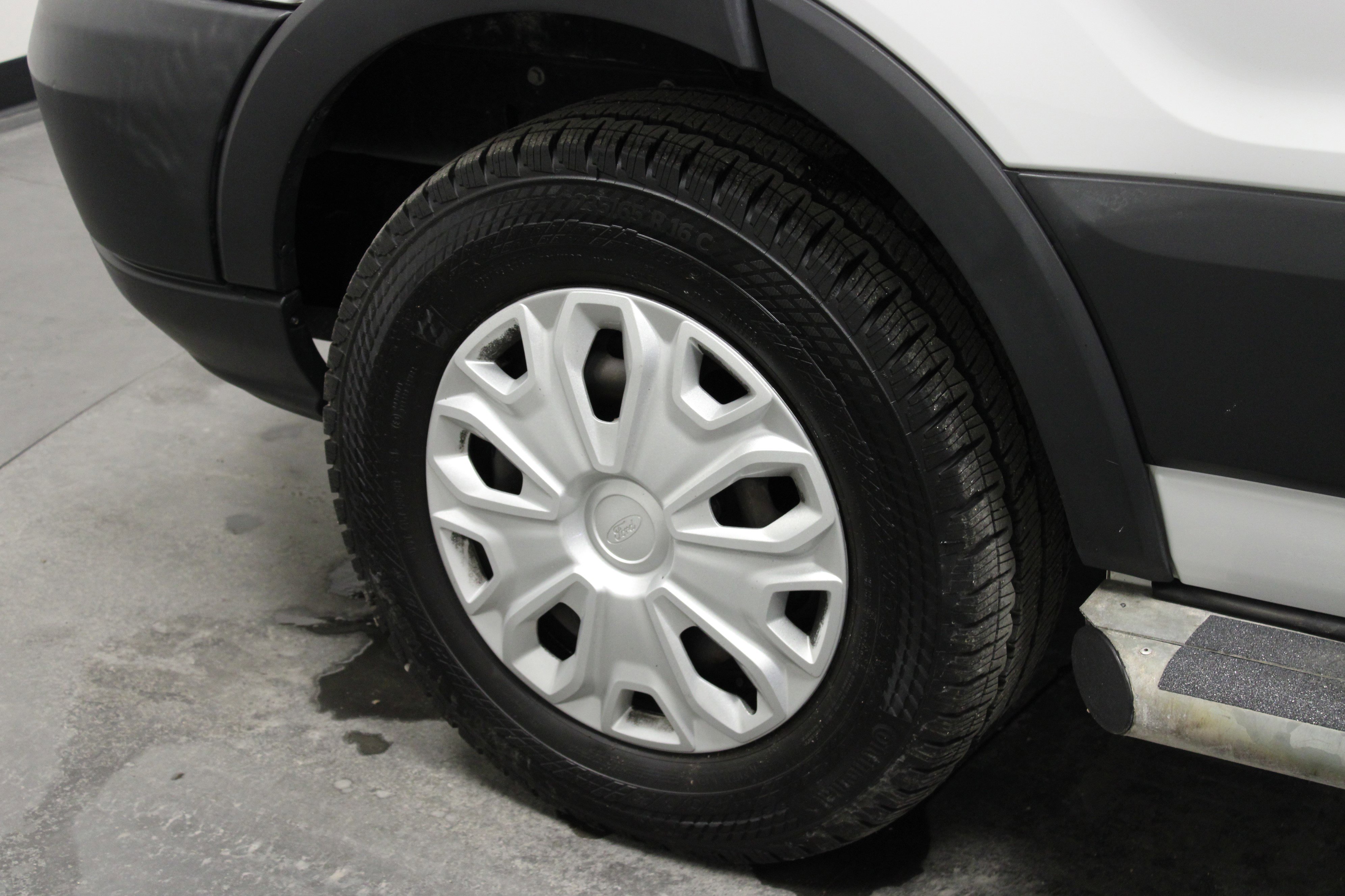 Used 2018 Ford Transit 250 130 Low Roof w/ Exterior Upgrade Package image 9