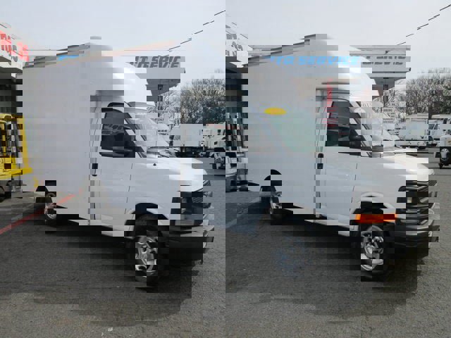 Used 2015 Chevrolet Express 3500 RWD image 2