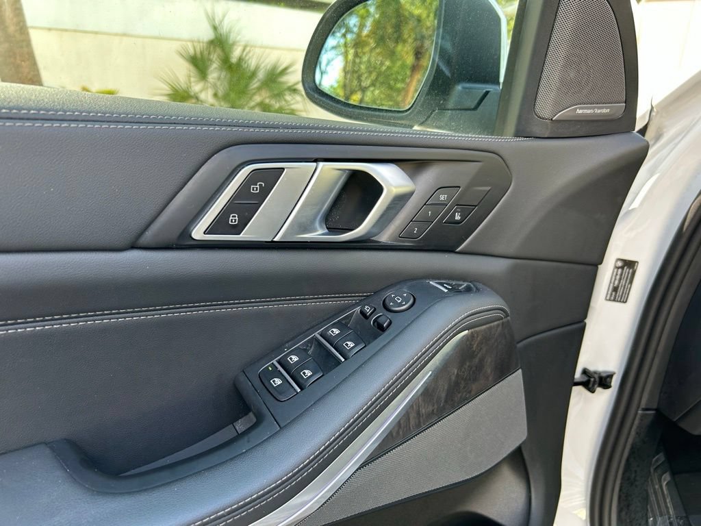 Used 2025 BMW X5 xDrive40i AWD/4WD image 16