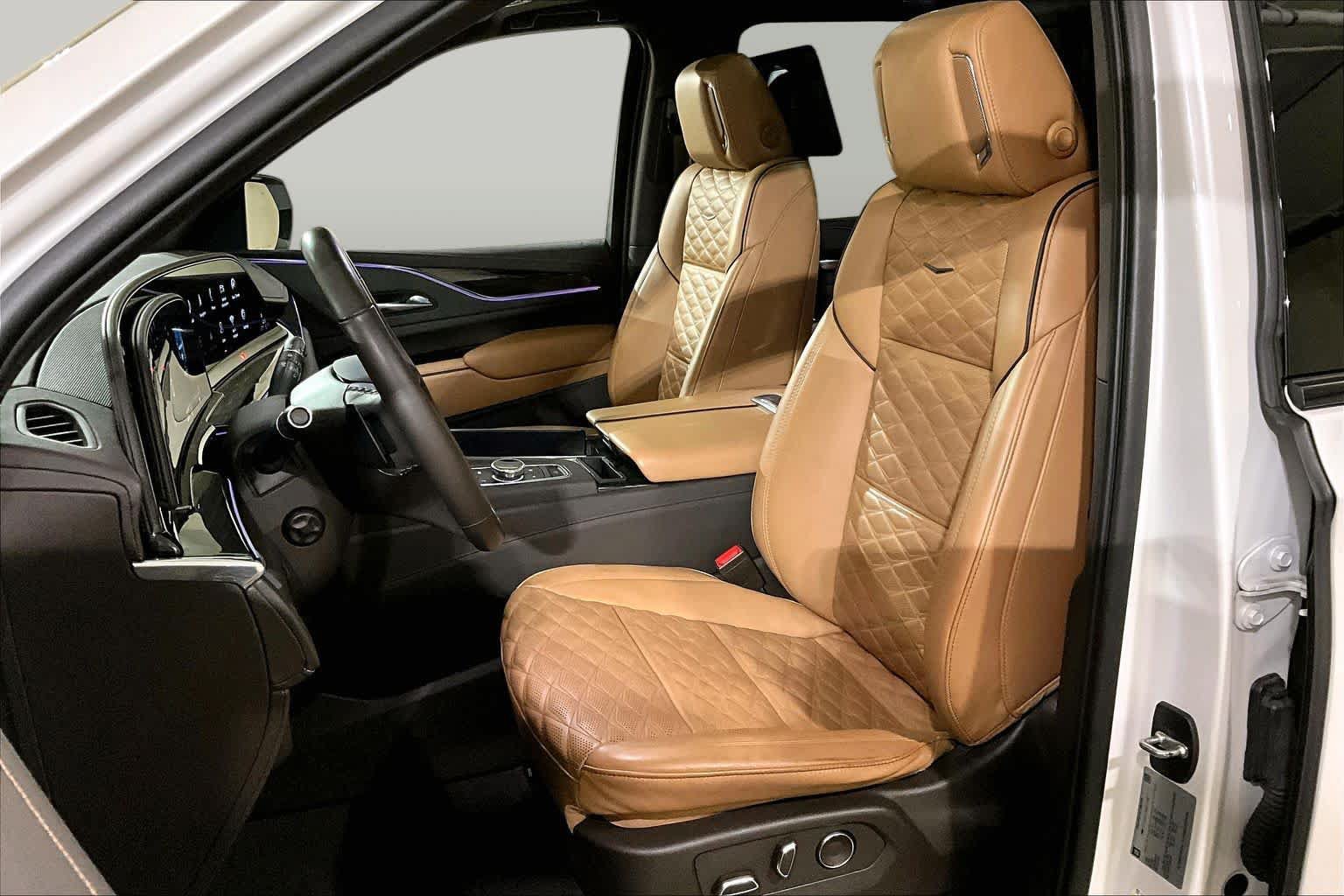 Used 2021 Cadillac Escalade Sport w/ Driver Assist Tech Package AWD/4WD image 8