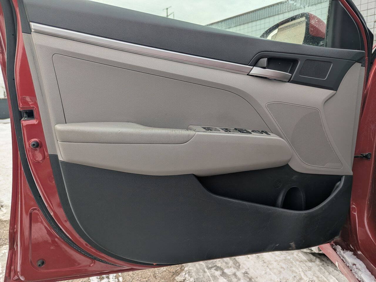 Used 2019 Hyundai Elantra SE FWD image 12