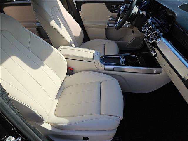 Used 2025 Mercedes-Benz GLB 250 image 19