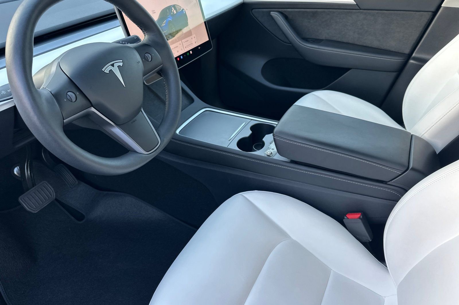 Used 2025 Tesla Model Y Long Range image 7