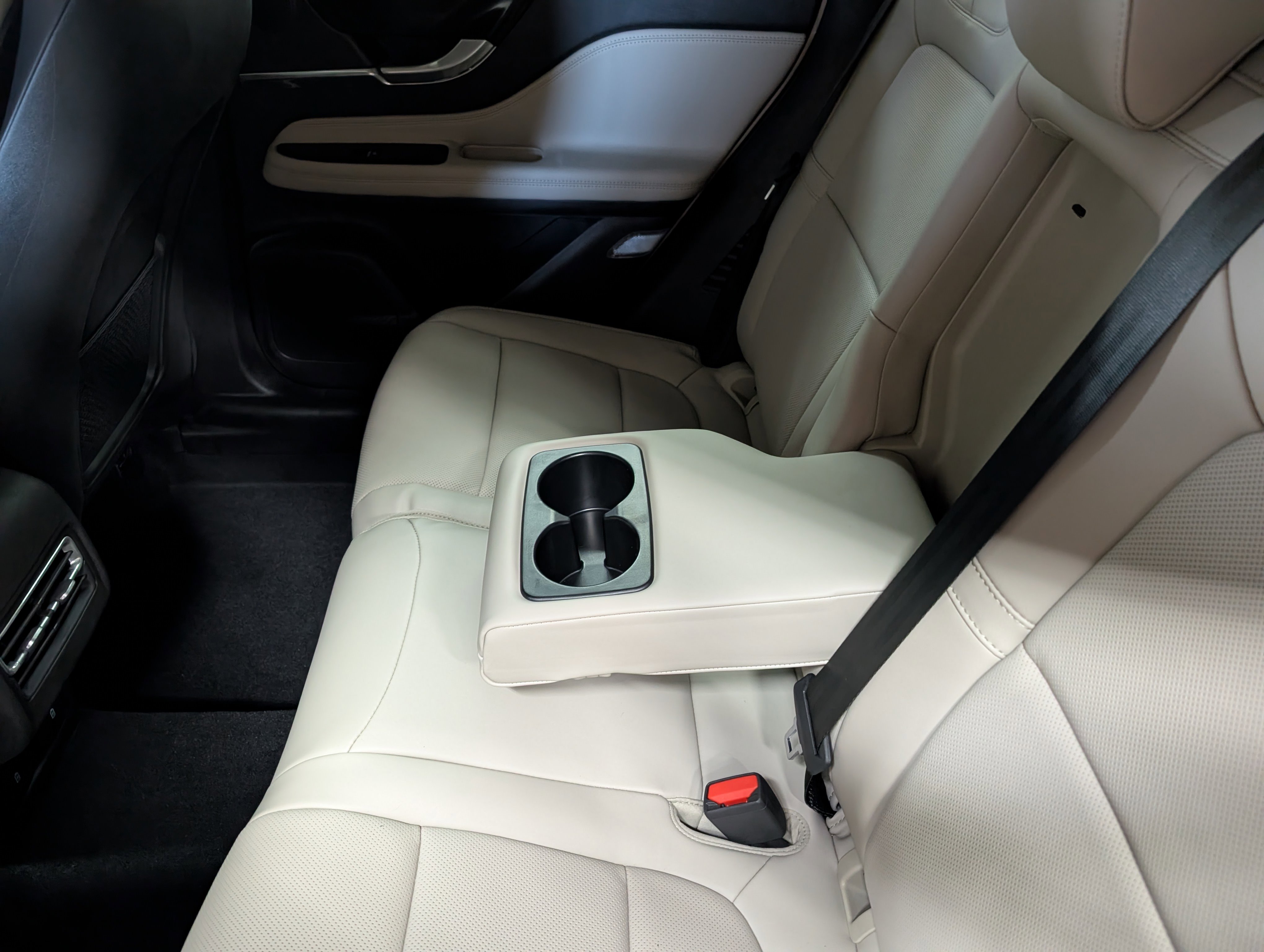 New 2026 Lincoln Corsair Reserve w/ Jet Appearance Package AWD/4WD image 8