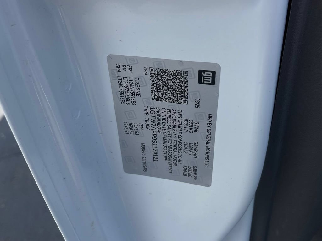 Used 2025 GMC Savana 2500 w/ Driver Convenience Package RWD image 19