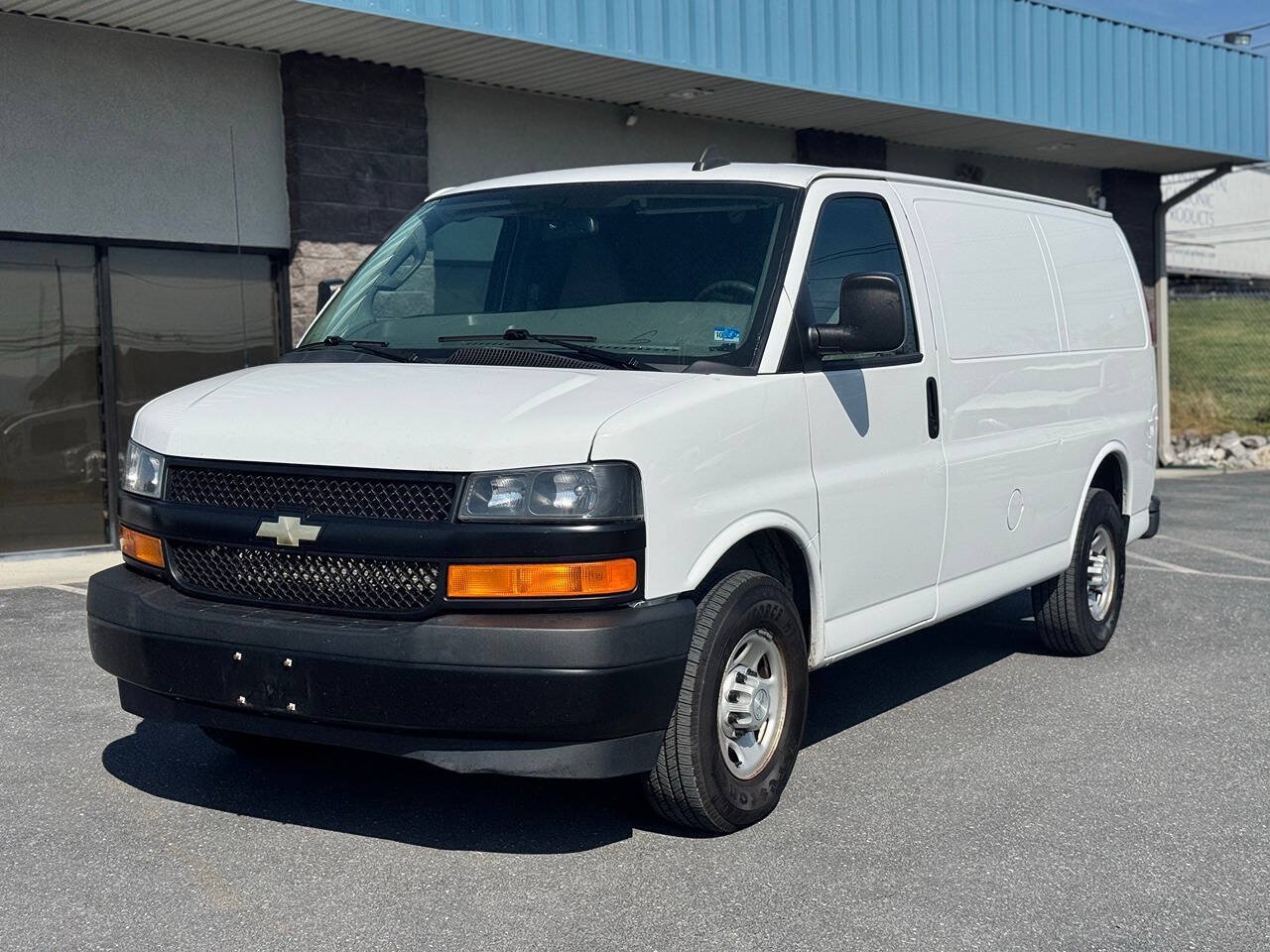 Used 2020 Chevrolet Express 2500 w/ Driver Convenience Package RWD image 2