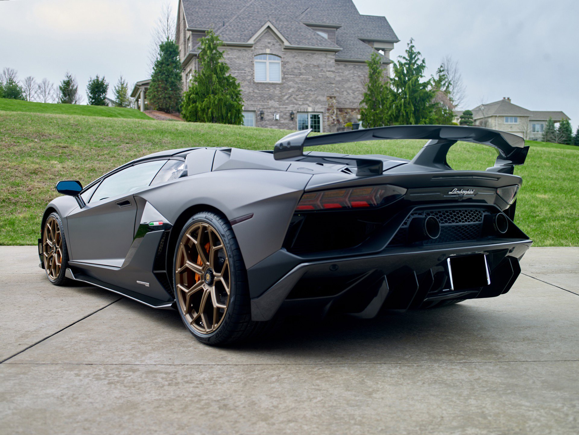 Used 2021 Lamborghini Aventador SVJ image 9