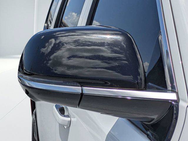 Certified 2023 Jeep Wagoneer Series III w/ Convenience Group I RWD image 11