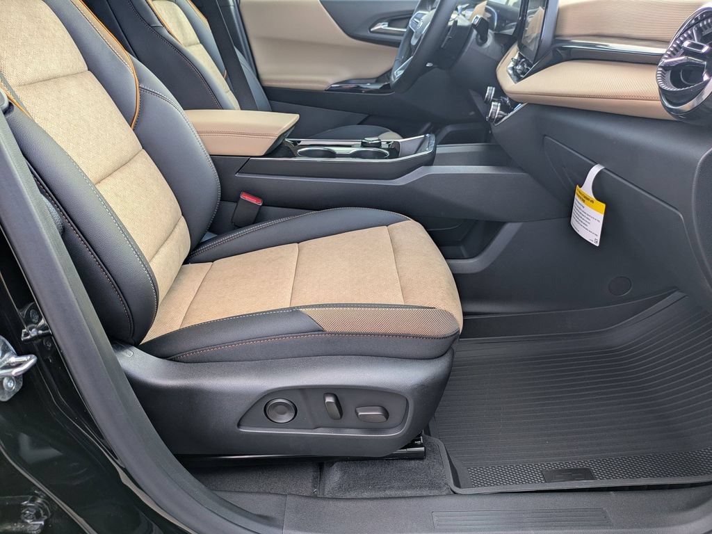 New 2026 Chevrolet Equinox ACTIV w/ Convenience Package III FWD image 39