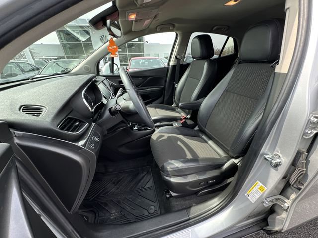 Used 2018 Buick Encore Preferred image 19