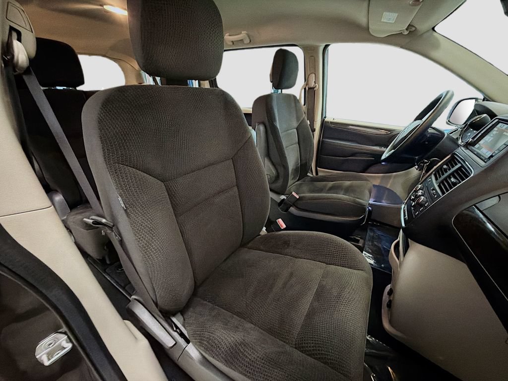 Used 2019 Dodge Grand Caravan SE w/ UConnect Hands-Free Group FWD image 25