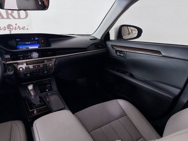 Used 2016 Lexus ES 350 w/ Luxury Package w/Wood Trim FWD image 29