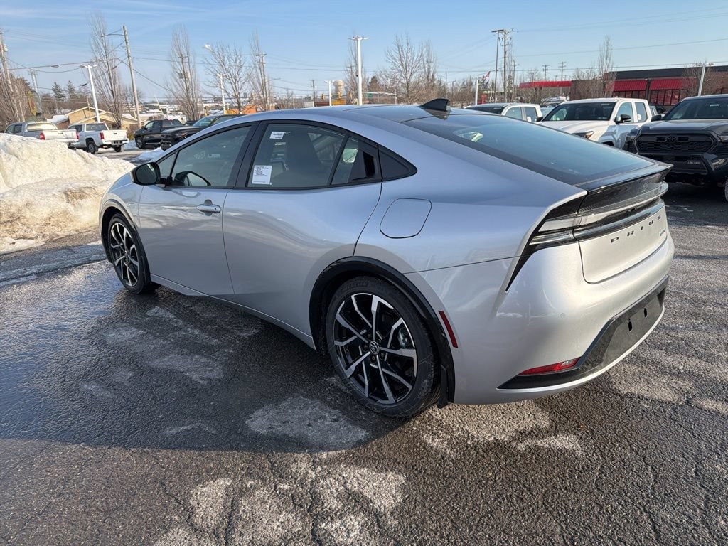 New 2026 Toyota Prius Plug-In Hybrid FWD image 3