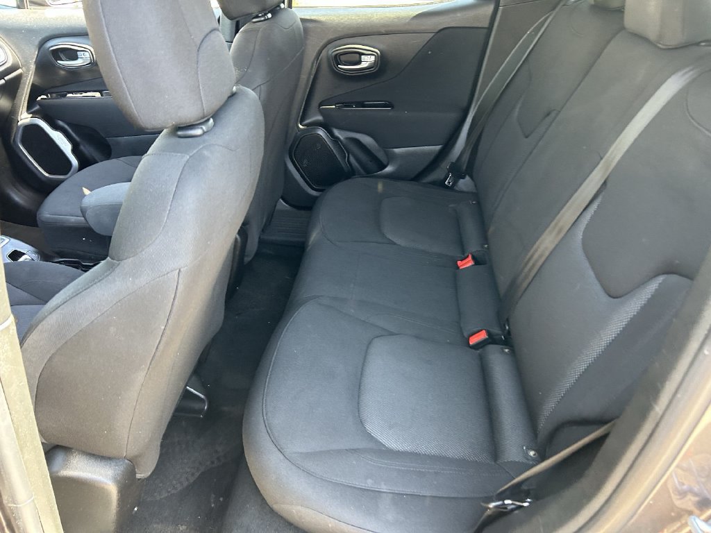 Used 2019 Jeep Renegade Sport w/ Sport Appearance Group AWD/4WD image 17