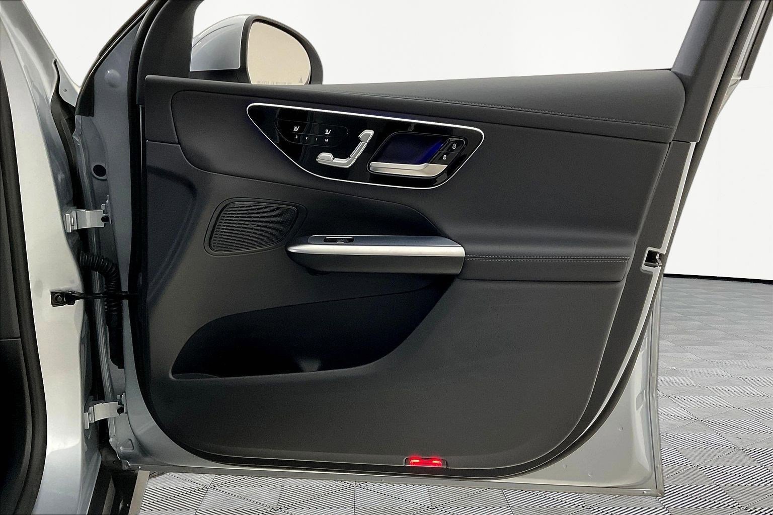 Certified 2025 Mercedes-Benz GLC 300 4MATIC image 28