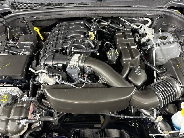 Used 2025 Dodge Durango GT RWD image 38
