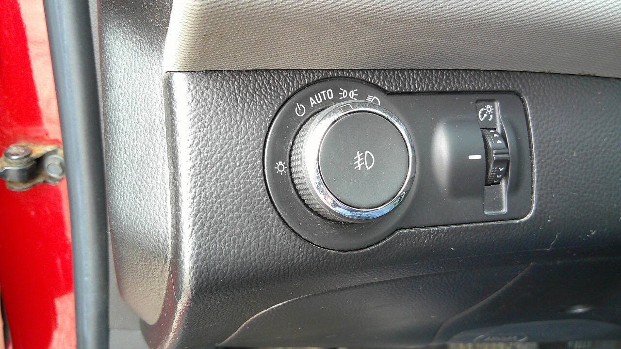 Used 2012 Chevrolet Sonic LT FWD image 18