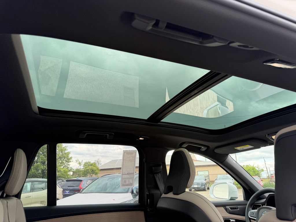 New 2026 Volvo XC90 B6 Plus w/ Protection Package Premier AWD/4WD image 10
