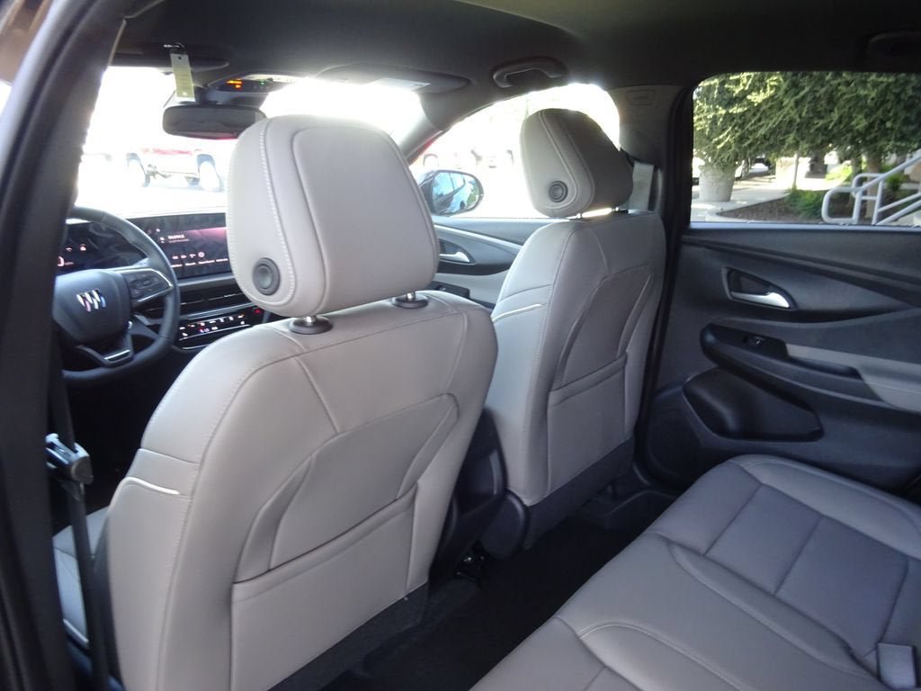 New 2026 Buick Envista Avenir FWD image 18