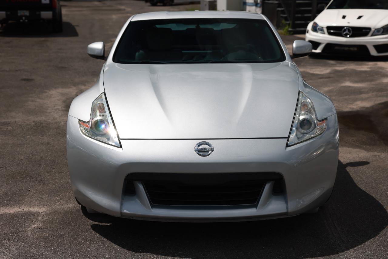 Used 2009 Nissan 370Z Touring RWD image 19