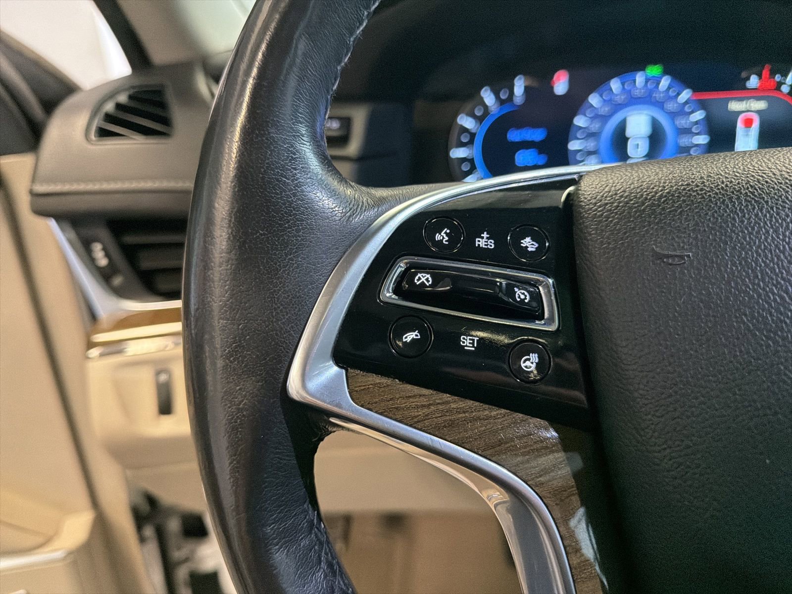 Used 2020 Cadillac Escalade ESV Luxury image 22