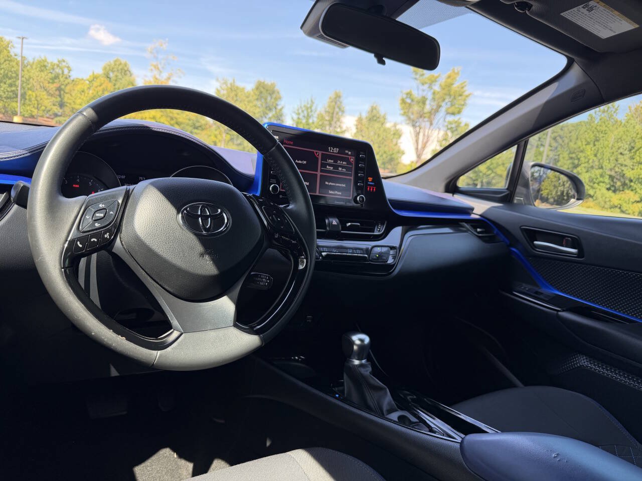 Used 2020 Toyota C-HR XLE FWD image 23
