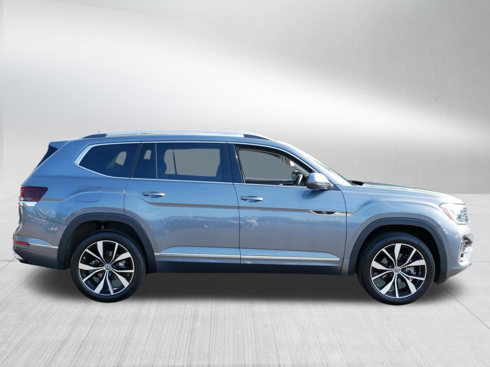 Certified 2024 Volkswagen Atlas SEL Premium R-Line AWD/4WD image 8