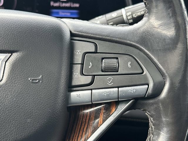 Used 2021 Cadillac Escalade Premium Luxury AWD/4WD image 24