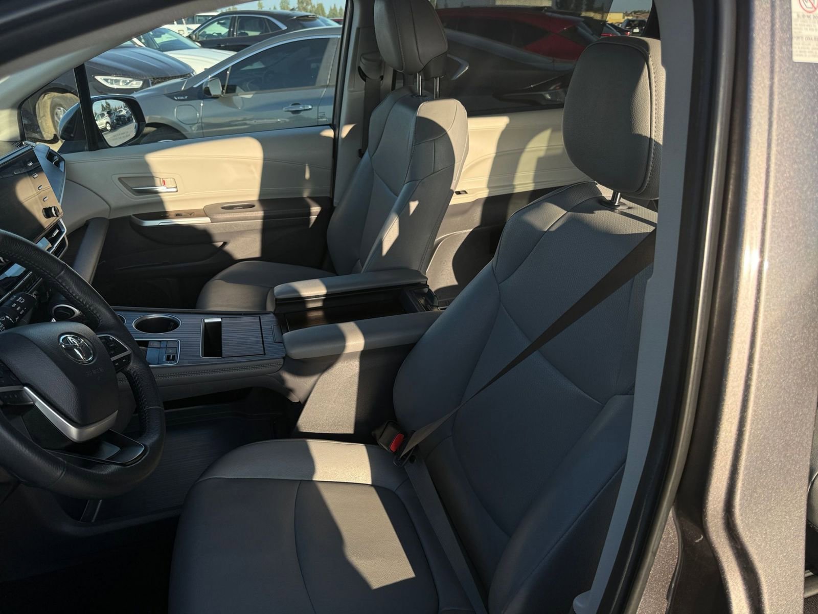 Used 2024 Toyota Sienna XLE image 36