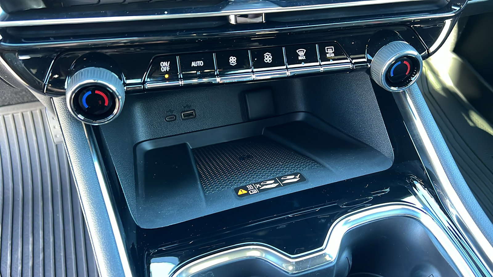 New 2026 Chevrolet Traverse RS image 24