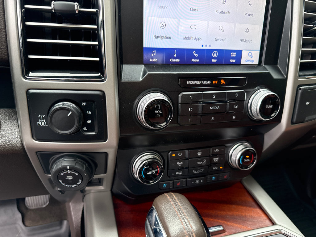 Used 2019 Ford F150 King Ranch w/ Equipment Group 601A Luxury AWD/4WD image 29