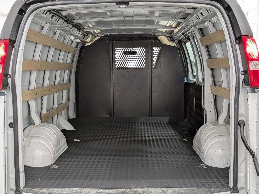 Used 2024 Chevrolet Express 2500 w/ Driver Convenience Package image 7
