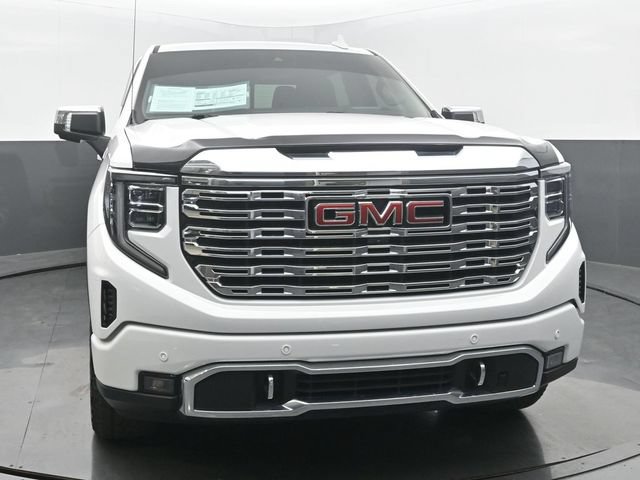 Used 2024 GMC Sierra 1500 Denali w/ Technology Package AWD/4WD image 8