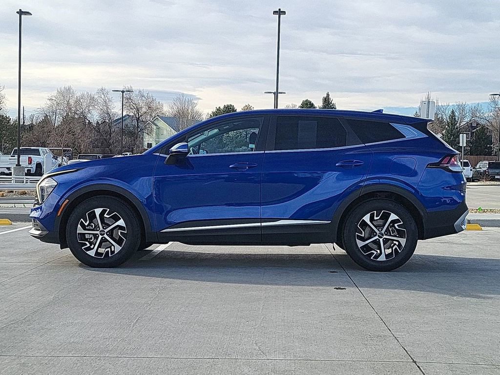 Used 2023 Kia Sportage EX image 5