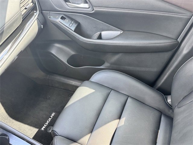 Used 2023 Nissan Rogue SL w/ SL Premium Package image 18