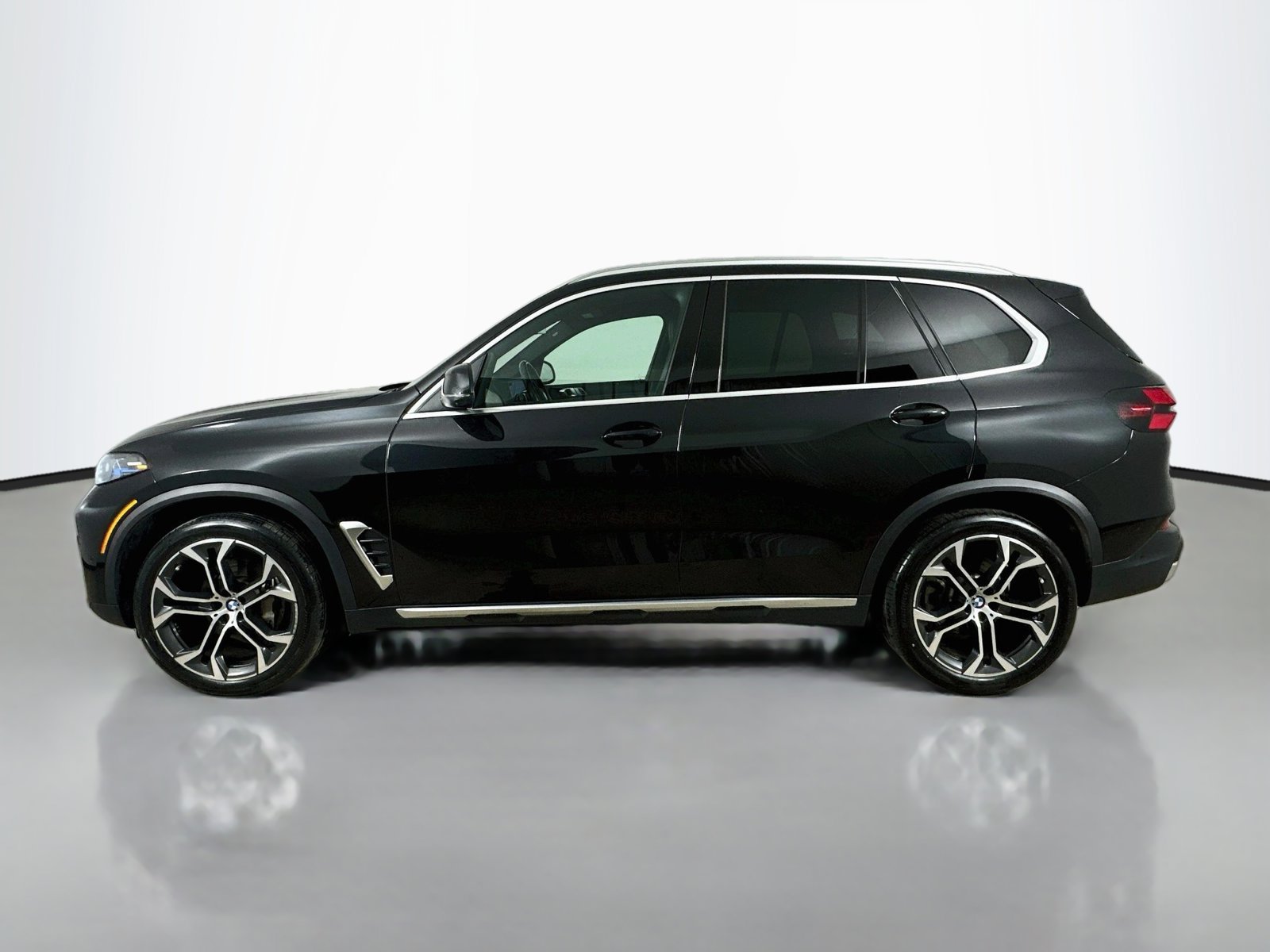 Used 2025 BMW X5 xDrive40i AWD/4WD image 8