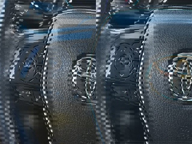 Used 2020 Toyota Camry SE image 13