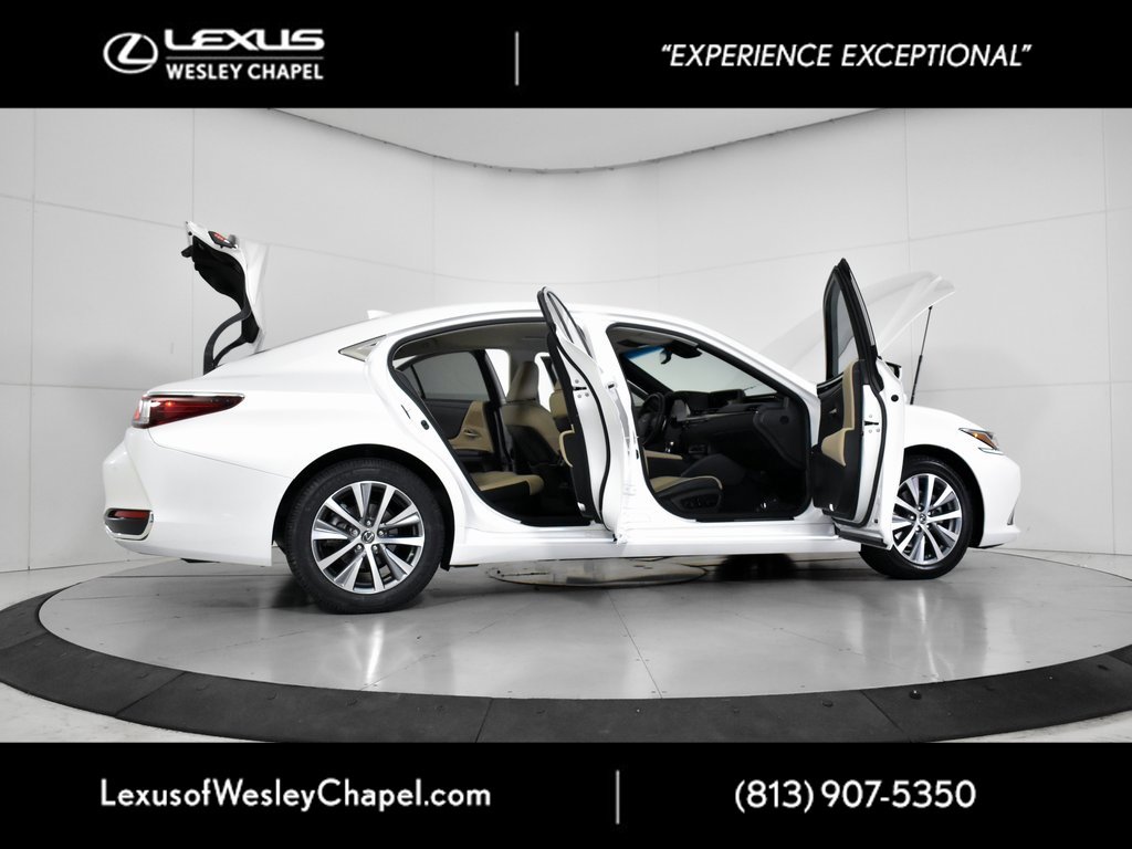 Used 2020 Lexus ES 300h w/ Premium Package image 15
