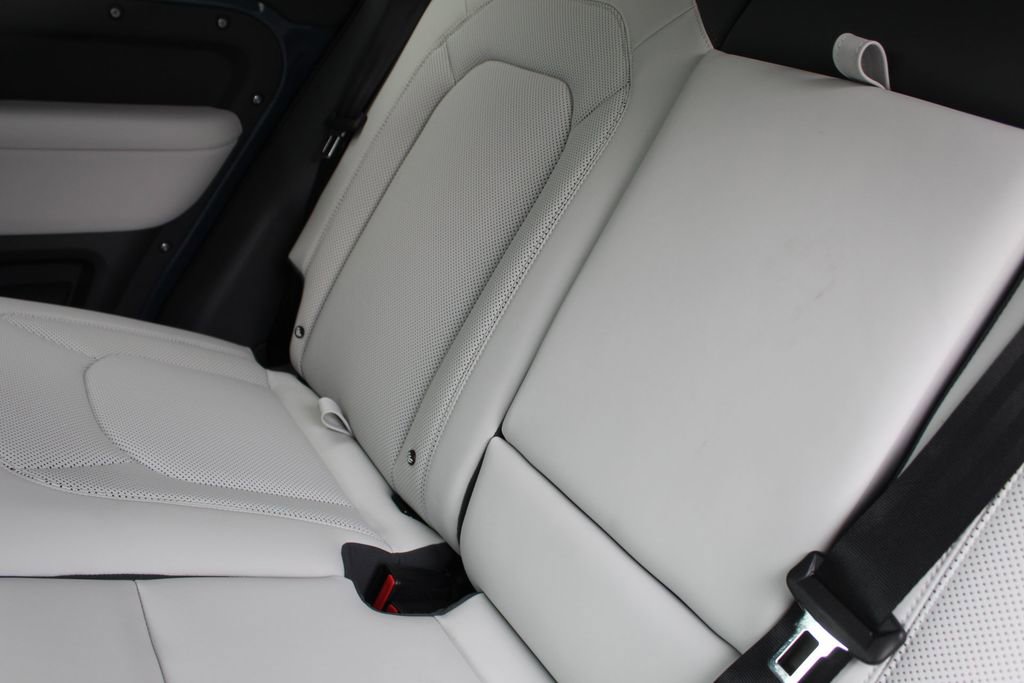 Used 2025 Land Rover Defender 110 S image 19