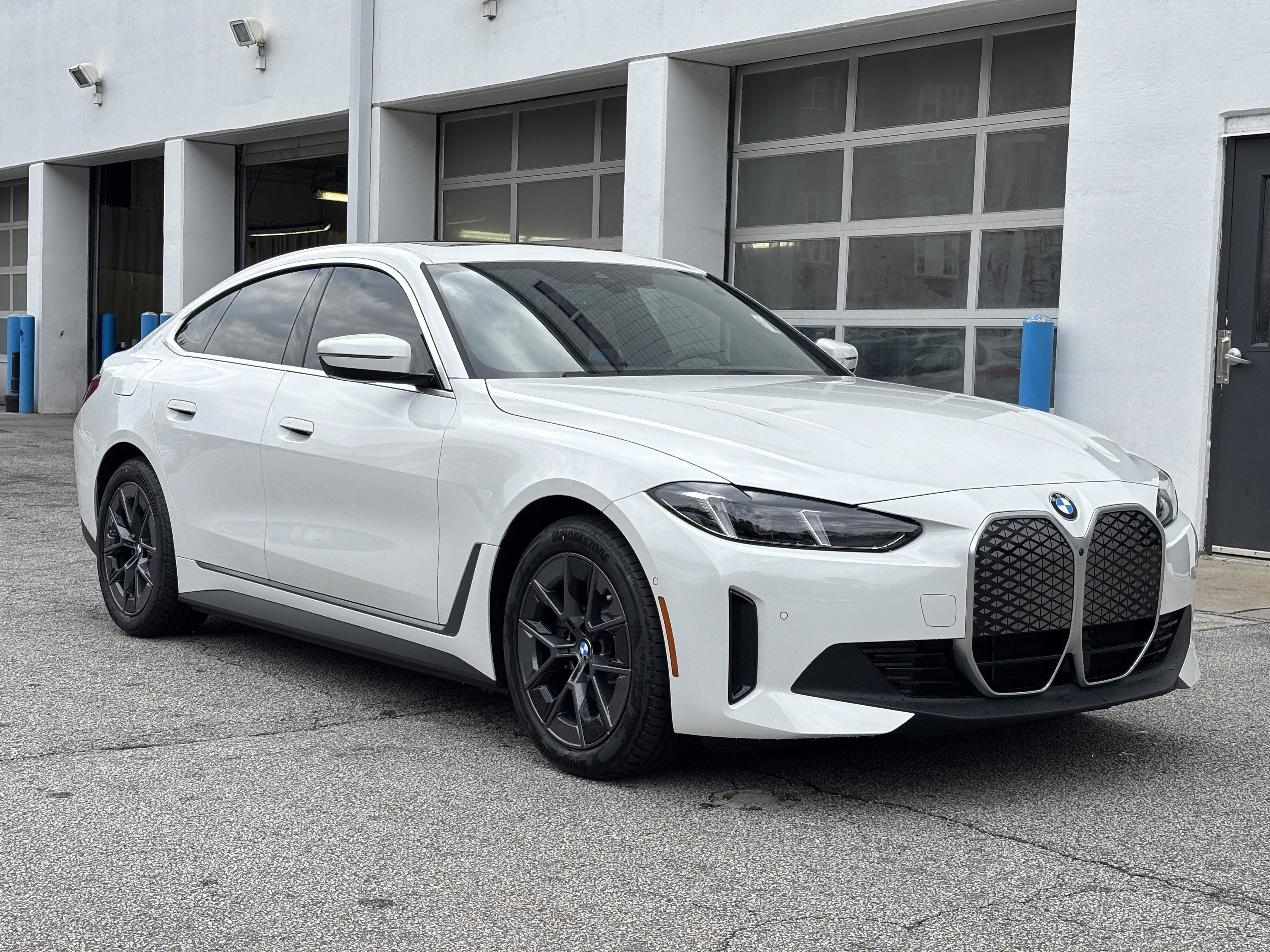 Used 2026 BMW i4 eDrive40 w/ Parking Assistance Package image 5