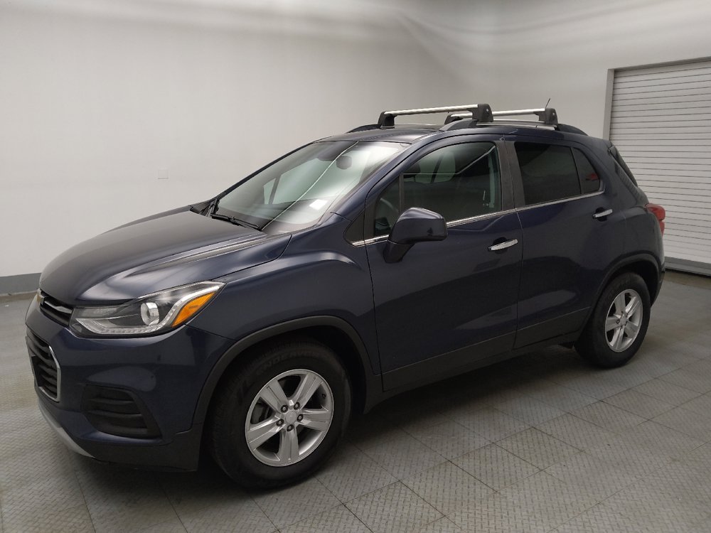 Used 2018 Chevrolet Trax LT w/ Sun & Sound Package FWD image 2