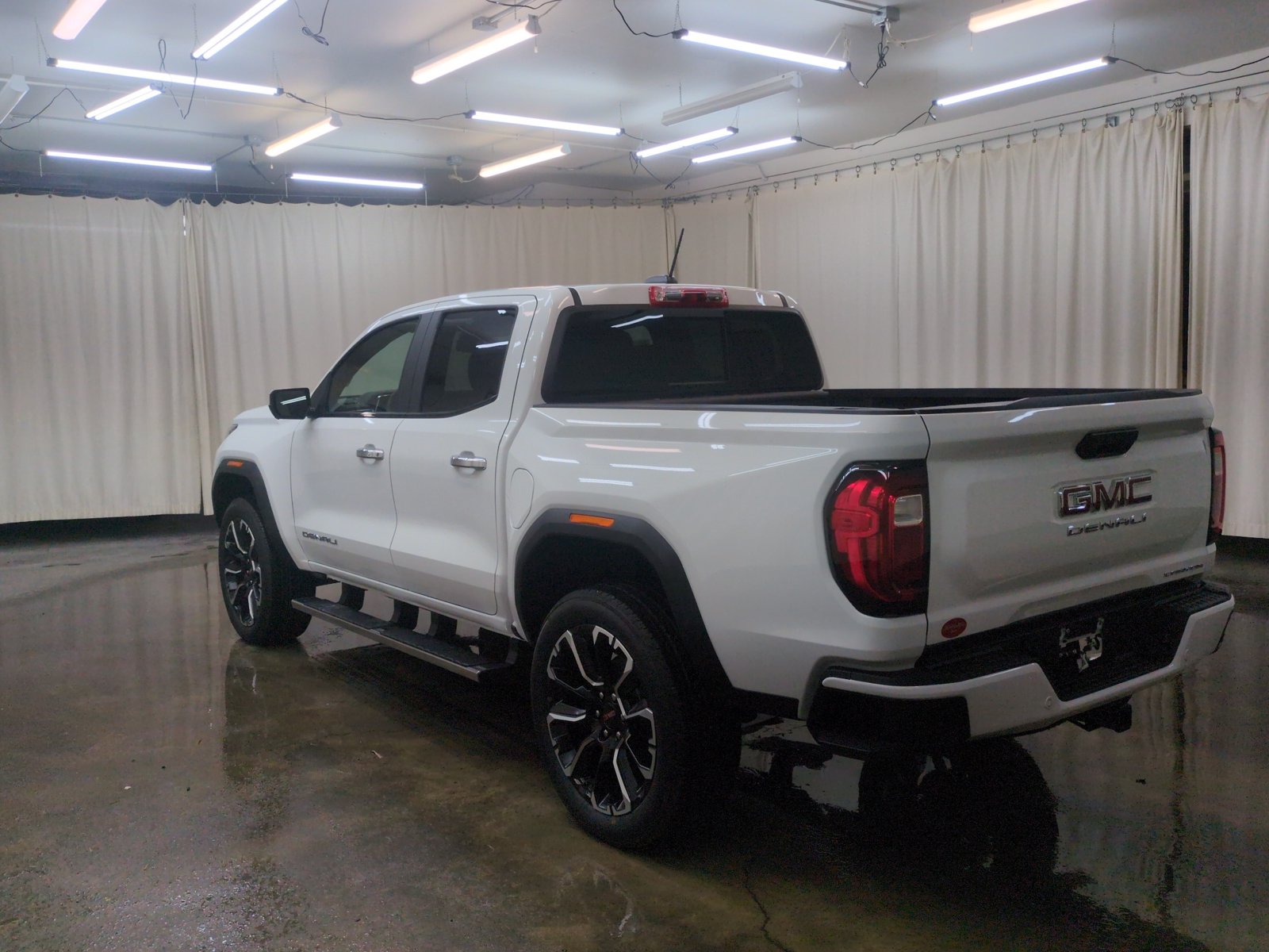 New 2026 GMC Canyon Denali AWD/4WD image 8