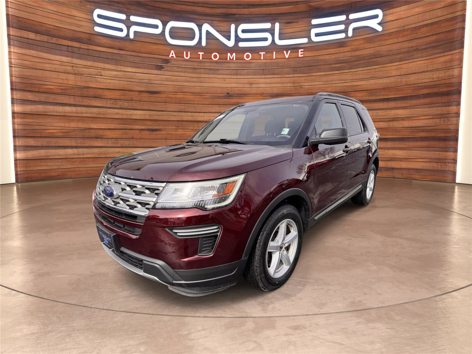 Used 2018 Ford Explorer XLT image 6