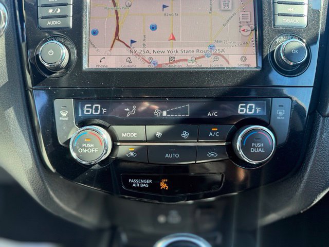 Used 2018 Nissan Rogue SV w/ Premium Package AWD/4WD image 19