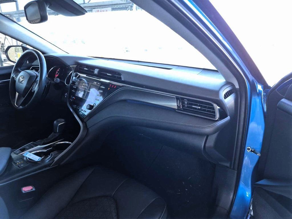 Used 2019 Toyota Camry XSE image 12