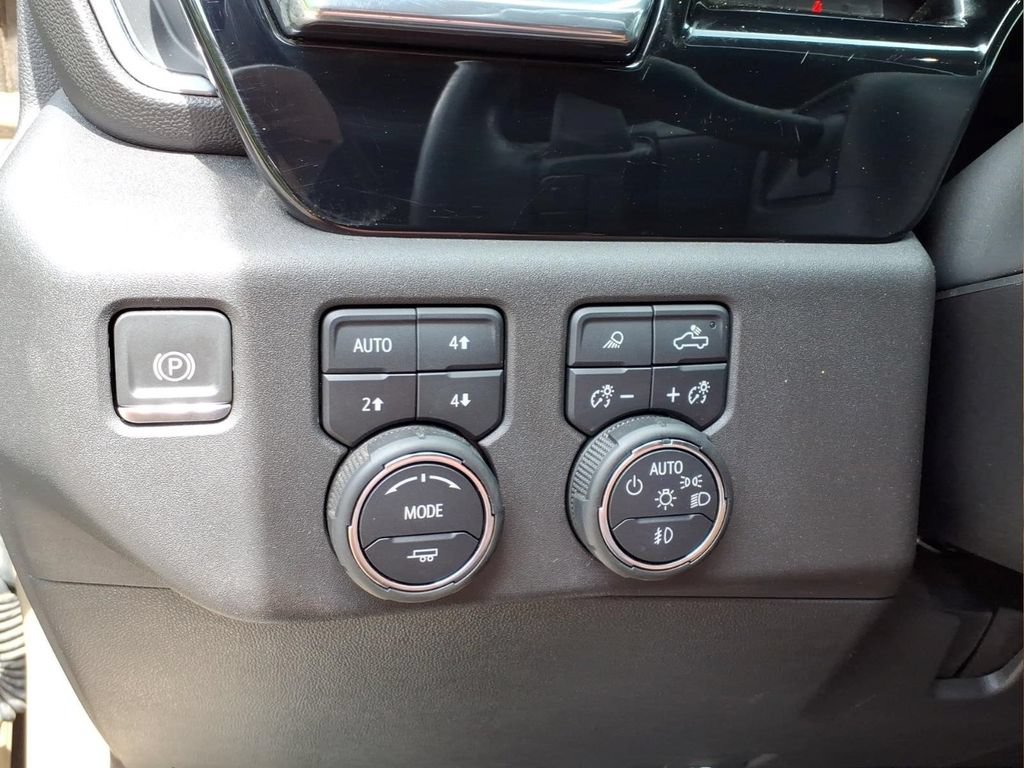 Certified 2022 Chevrolet Silverado 1500 LT Trail Boss w/ LT Trail Boss Premium Package AWD/4WD image 15
